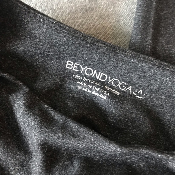 Beyond Yoga gray leggings - Picture 2 of 3